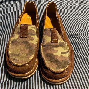 Ariat Cruisers